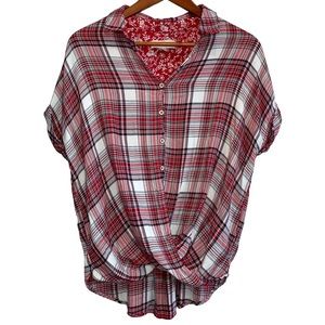 Knox Rose twisted button top